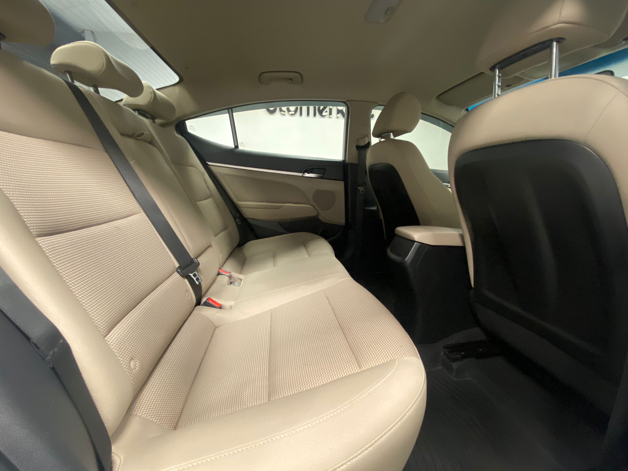 HYUNDAI ELANTRA 11